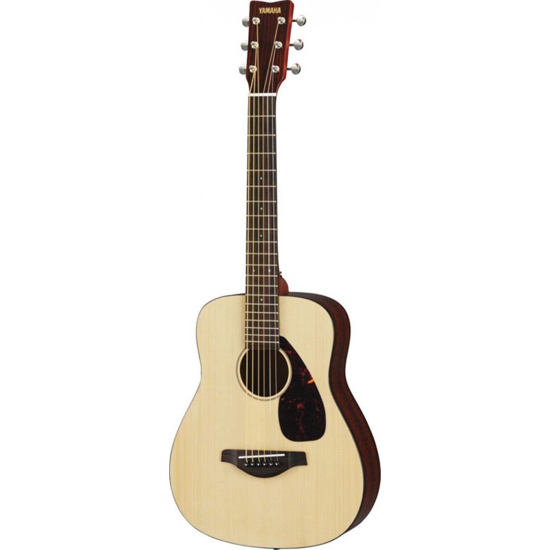 Guitarra Acústica YAMAHA JR2S tamaño Junior en acabado natural con tapa maciza. Incluye funda acolchada deluxe.