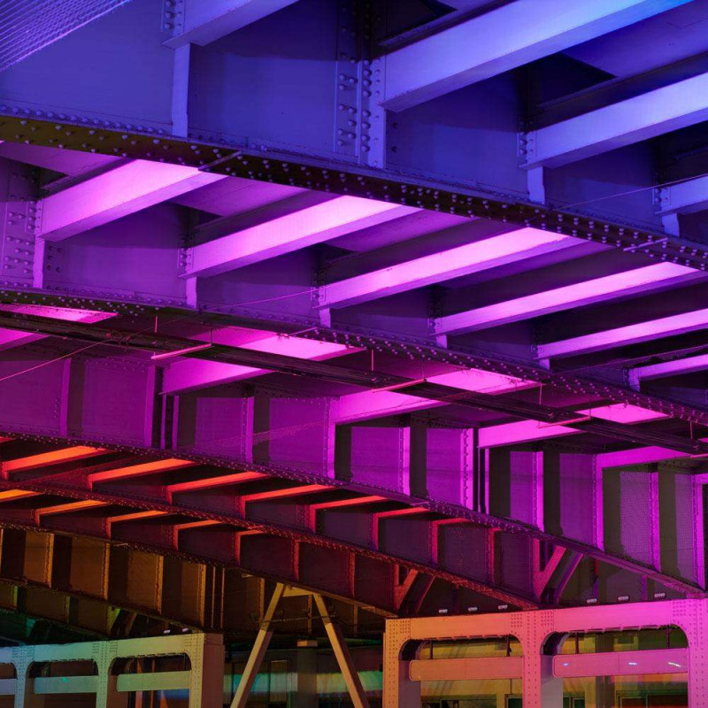 Barra de iluminación profesional con LEDs COB  8 x 30 W Cameo Pixbar 650 CPRO.