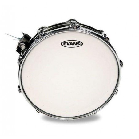Parche batidor para caja de 14" Evans Genera Dry B14DRY de una capa de 10mil blanco rugoso con muffle y agujeros. Parche batidor para caja de 14" Evans Genera Dry B14DRY de una capa de 10mil blanco rugoso con muffle y agujeros.