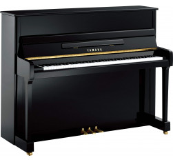 Piano Acústico Vertical Yamaha P116, con una altura de 116 cm y acabado en negro pulido.