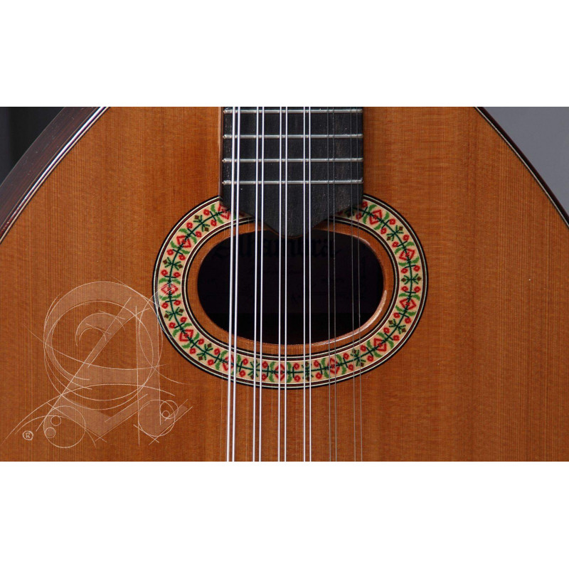 comprar Laúd Alhambra L-4P, un laud tradicional con tapa de Cedro macizo y aros y fondo de Palosanto de India.