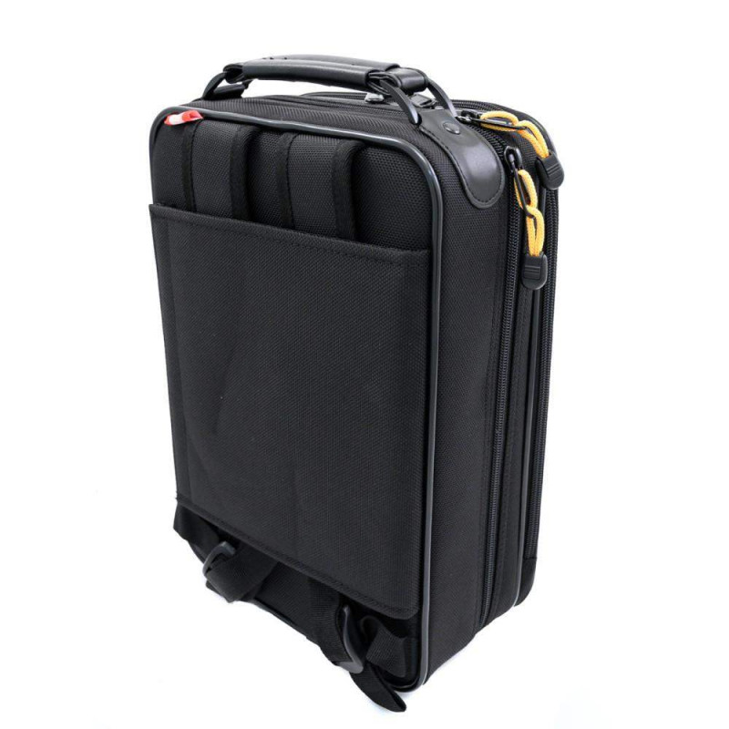 BETA Clarinete 17 Llaves y Pilares Niqueladas