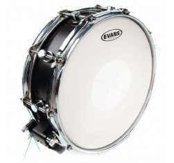 Parche batidor para caja de 13" Evans Power Center B13G1D de 2 capas blanco rugoso y con refuerzo central externo. 2